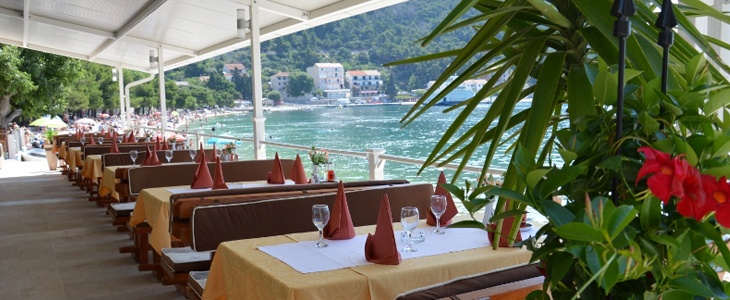 Hotel Pansion Mol, oddih v Drveniku - Kuponko.si