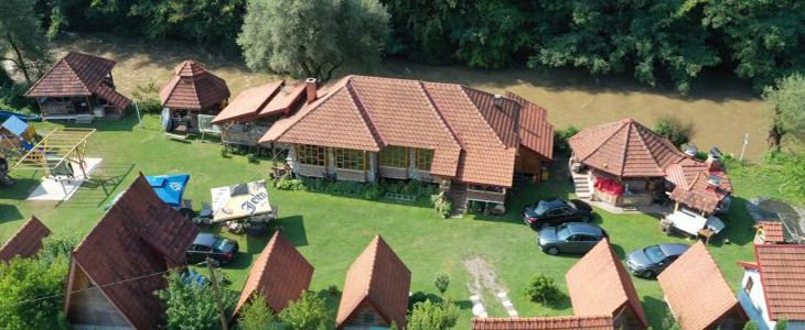 Kamp Dvije Vrbe - oddih v bungalovih v Bosni - Kuponko.si