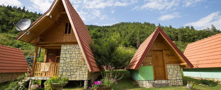 Kamp Dvije Vrbe - oddih v bungalovih v Bosni - Kuponko.si