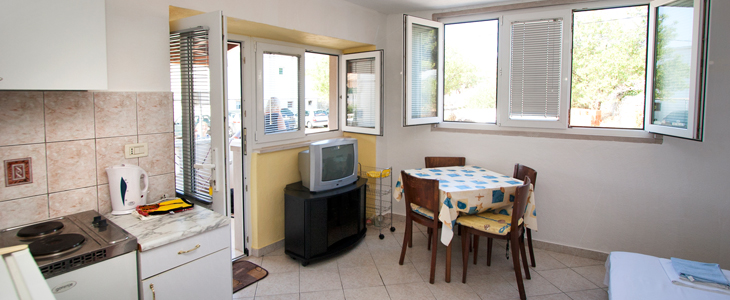 Villa Dina, oddih na Braču - apartmaji - Kuponko.si