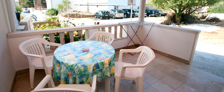 Villa Dina, oddih na Braču - apartmaji - Kuponko.si