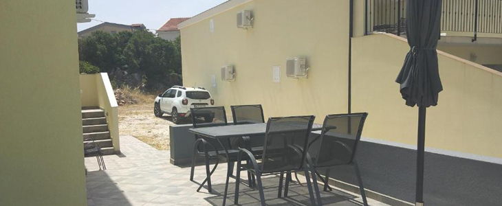 Apartmaji Verica, oddih v Karlobagu - Kuponko.si