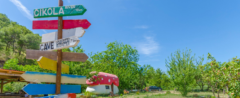 Krka fairytale village: 2x nočitev v mobilni hiški - Kuponko.si