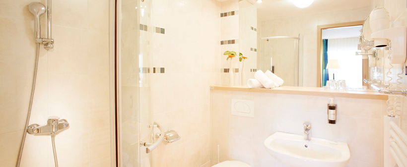Hotel Savica Garni 4*, Bled: oddih s kopanjem - Kuponko.si