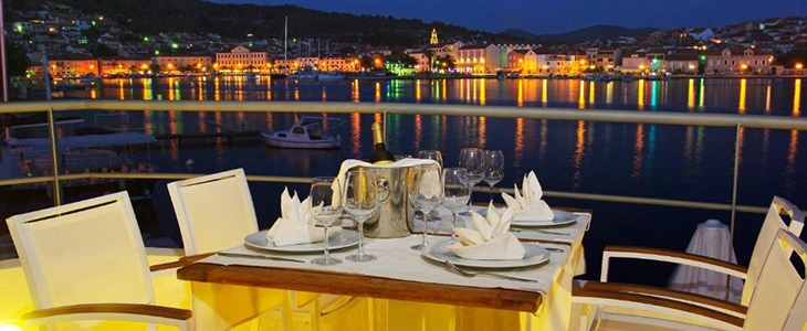 Hotel Korkyra, Korčula: silvestrovanje za 2 osebi - Kuponko.si