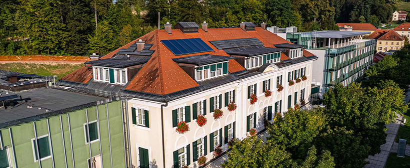 Hotel Slatina*: kopanje, savna, kosilo - Kuponko.si