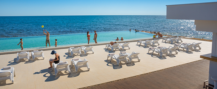 Aminess Maestral Hotel**** Novigrad - Kuponko.si
