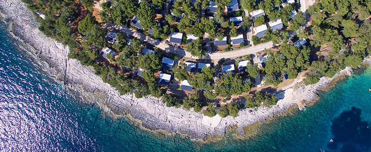 Kamp Čikat, Mali Lošinj: počitnice v mobilnih hišicah - Kuponko.si