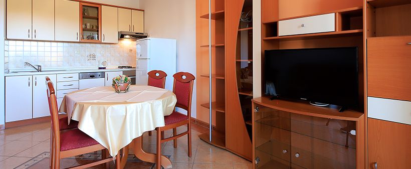 Aparthotel Trcol 4*, oddih v Novalji na Pagu - Kuponko.si