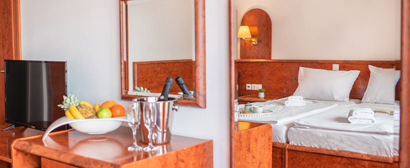 Hotel Mediteran 3*, Cirkvenica: oodih za 2, polpenzion - Kuponko.si