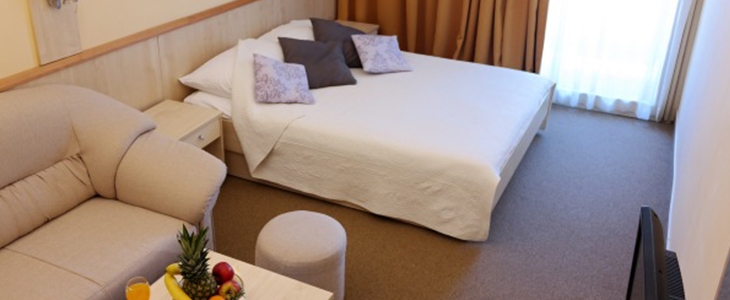 Hotel Adria, Biograd na Moru: all inclusive oddih - Kuponko.si