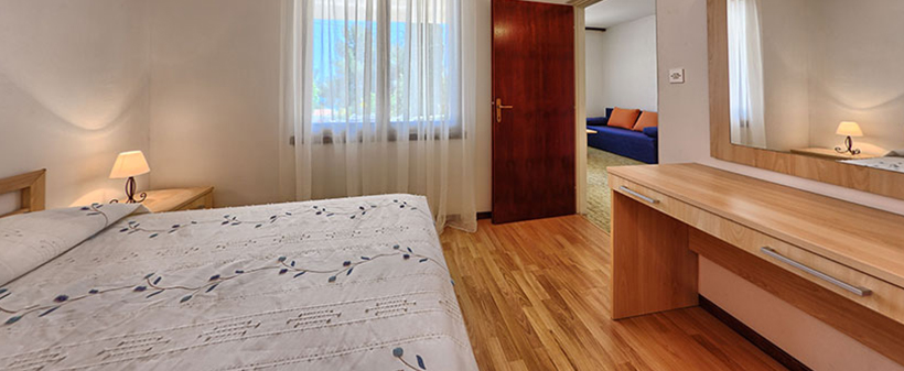 Apartmaji Medena 3*/4*, Seget Donji (Trogir) - Kuponko.si