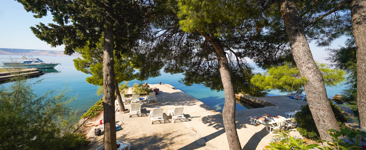 Villa Vicko 4*, Paklenica, 2x nočitev z zajtrkom - Kuponko.si