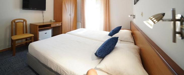 Villa Vicko 4*, Paklenica, 2x nočitev z zajtrkom - Kuponko.si