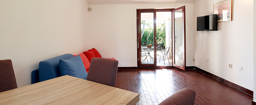 Turistično naselje Gajac, Pag: počitnice v apartmaju - Kuponko.si