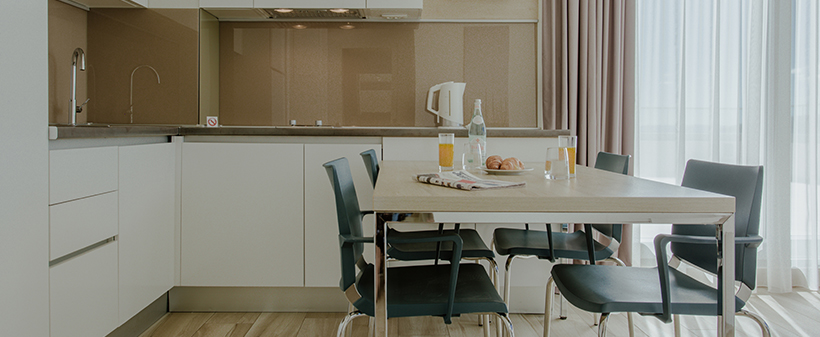 Romana Beach Resort 4*, Makarska: luksuzni apartmaji - Kuponko.si