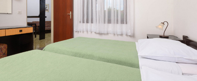 Apartmaji Medena 3*/4*, Seget Donji (Trogir) - Kuponko.si