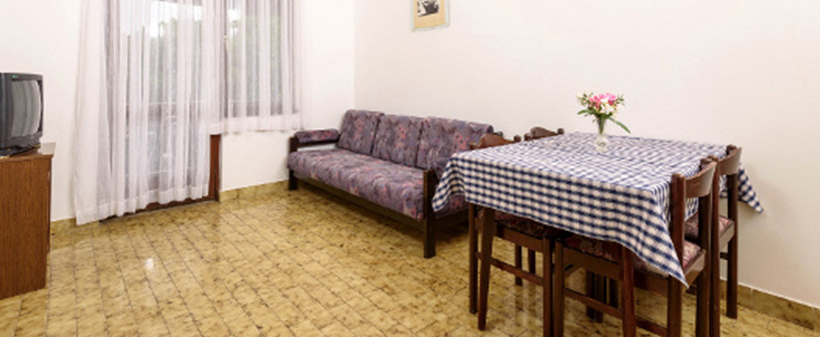 Apartmaji Medena 3*/4*, Seget Donji (Trogir) - Kuponko.si
