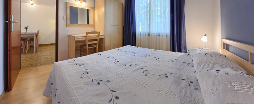 Apartmaji Medena 3*/4*, Seget Donji (Trogir) - Kuponko.si