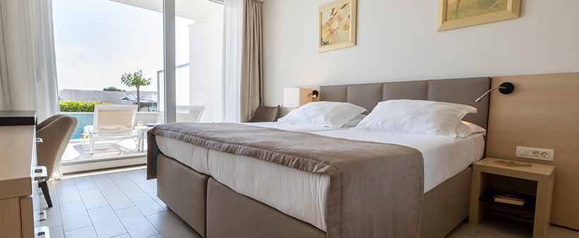 Romana Beach Resort 4*, Makarska: luksuzni apartmaji - Kuponko.si