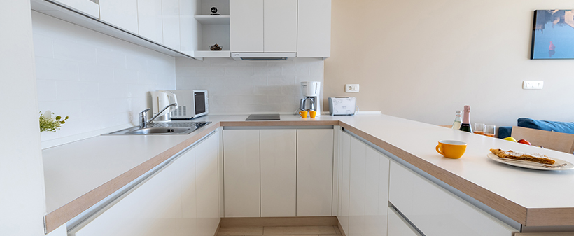 Romana Beach Resort 4*, Makarska: luksuzni apartmaji - Kuponko.si