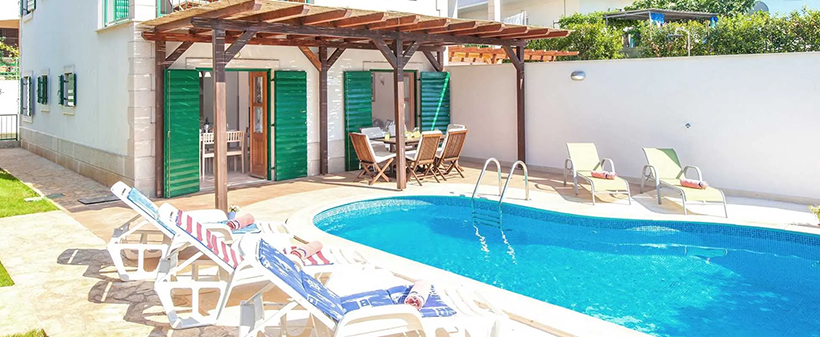 Luksuzne vile z bazenom 4*, Hvar: oddih za 8 oseb - Kuponko.si