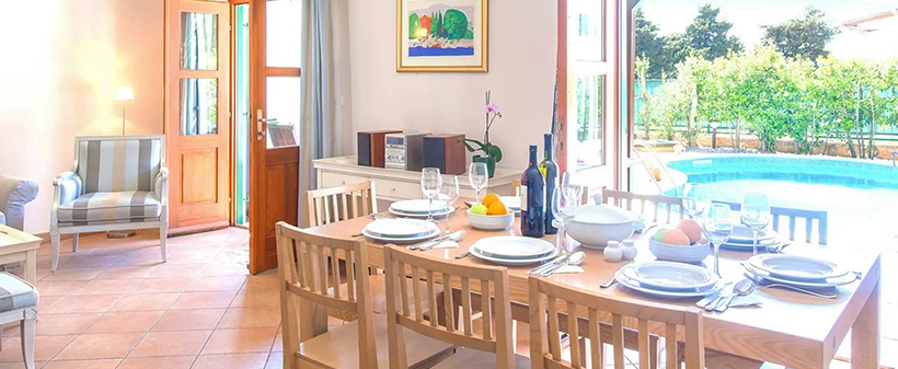 Luksuzne vile z bazenom 4*, Hvar: oddih za 8 oseb - Kuponko.si