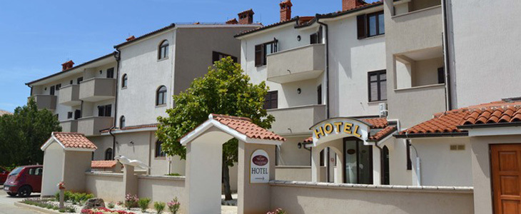 Hotel Villa Letan****, Peroj: oddih s polpenzionom - Kuponko.si