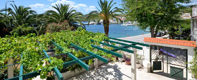 Vila Štambuk, Brač: oddih na morju kupon - Kuponko.si