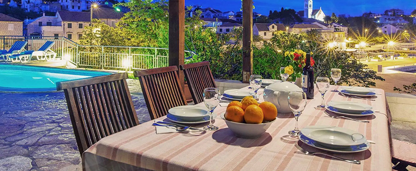 Villa Bonaca 3*, Sumartin, Brač: vila z bazenom - Kuponko.si