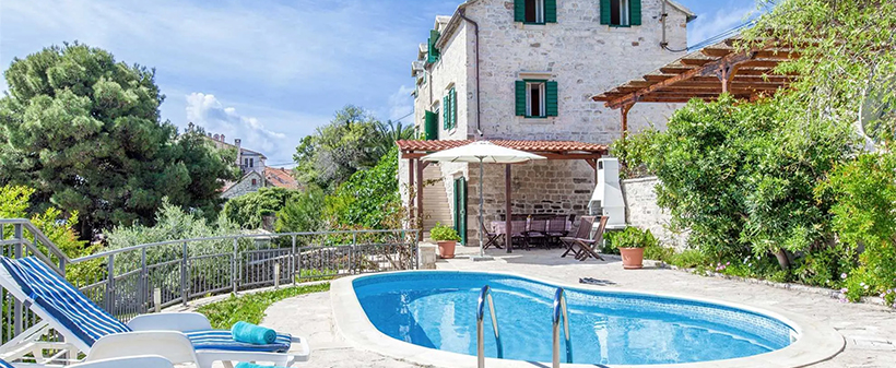 Villa Bonaca 3*, Sumartin, Brač: vila z bazenom - Kuponko.si