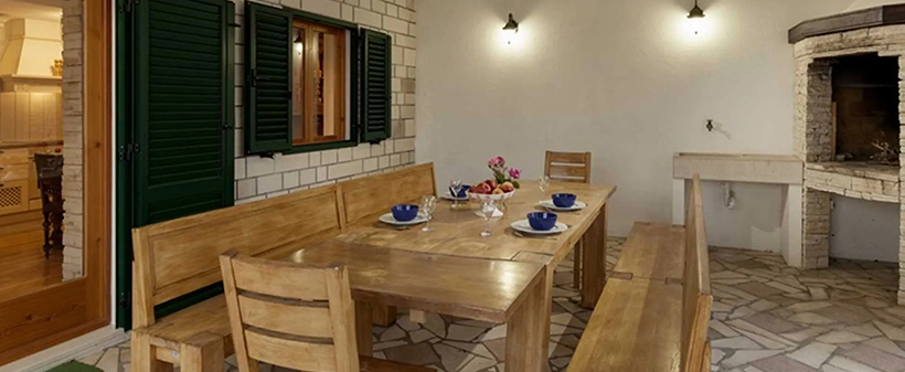 Villa Vjeka 4*, Sumartin, Brač: vila z bazenom - Kuponko.si