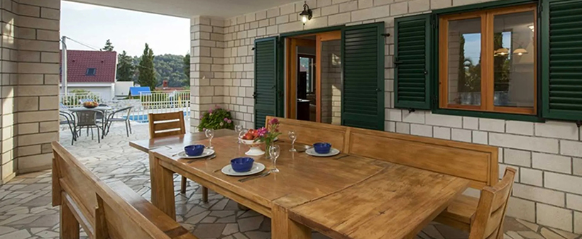 Villa Vjeka 4*, Sumartin, Brač: vila z bazenom - Kuponko.si