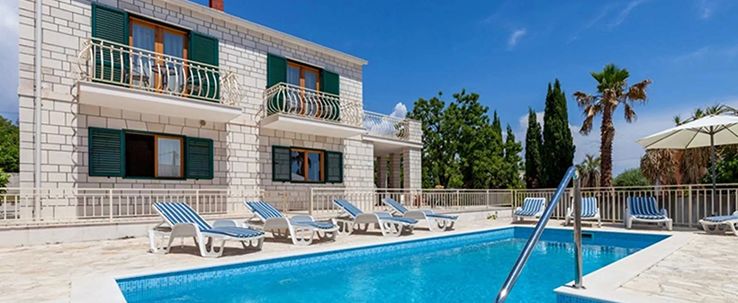 Villa Vjeka 4*, Sumartin, Brač: vila z bazenom - Kuponko.si