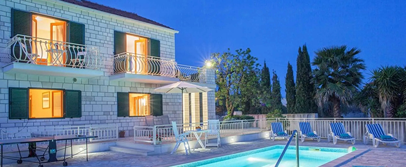 Villa Vjeka 4*, Sumartin, Brač: vila z bazenom - Kuponko.si