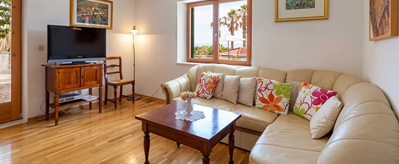 Villa Vjeka 4*, Sumartin, Brač: vila z bazenom - Kuponko.si