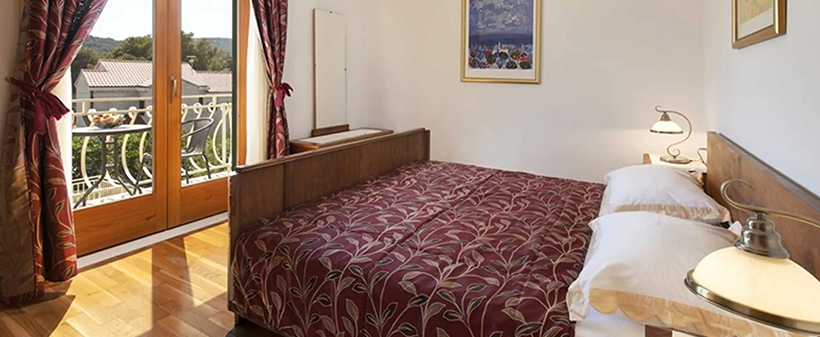 Villa Vjeka 4*, Sumartin, Brač: vila z bazenom - Kuponko.si