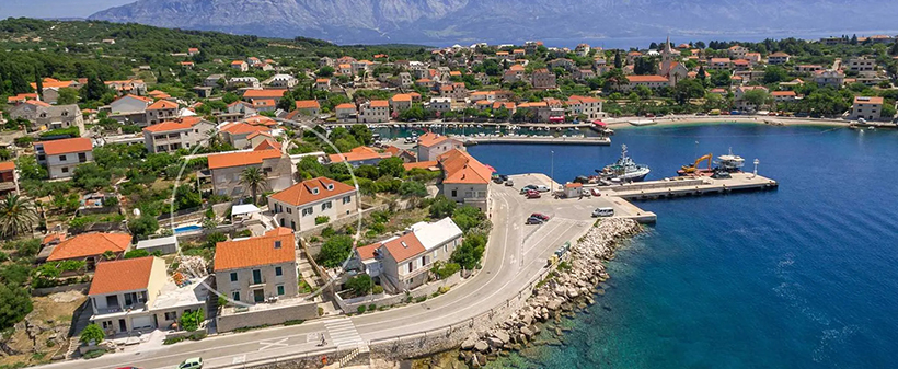 Villa Mir Vami 4*, Sumartin, Brač: vila z bazenom - Kuponko.si
