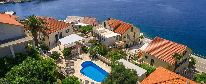 Villa Mir Vami 4*, Sumartin, Brač: vila z bazenom - Kuponko.si