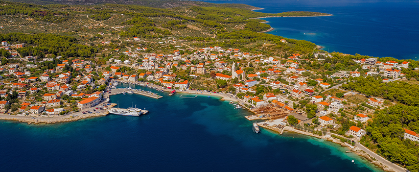 Villa Mir Vami 4*, Sumartin, Brač: vila z bazenom - Kuponko.si