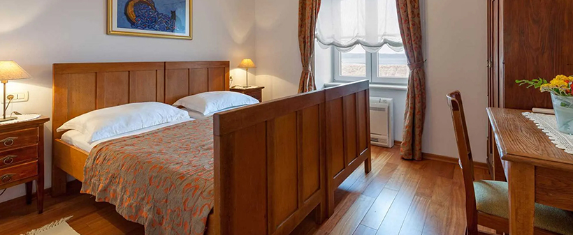 Villa Mir Vami 4*, Sumartin, Brač: vila z bazenom - Kuponko.si