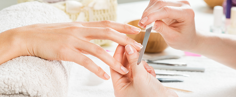 Avita Beauty & Spa: manikura z lakiranjem nohtov - Kuponko.si