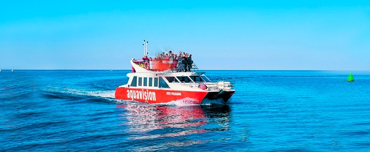 Panoramski izlet s katamaranom Glasboat Aquavision - Kuponko.si