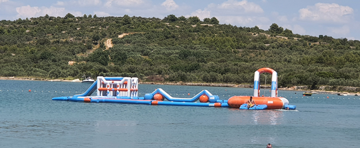 Mobilna hiška Tina, Kamp Jazina, Tisno - Kuponko.si