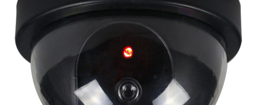 Črna lažna kamera z LED-dome in kupolo - Kuponko.si