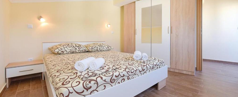 Apartmaji SABB, otok Murter, Jezera: 3x nočitev - Kuponko.si