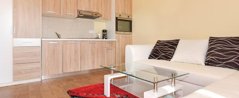 Apartmaji SABB, otok Murter, Jezera: 4x nočitev - Kuponko.si