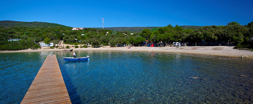 Kamp Slatina, Cres: počitnice v mobilnih hiškah - Kuponko.si