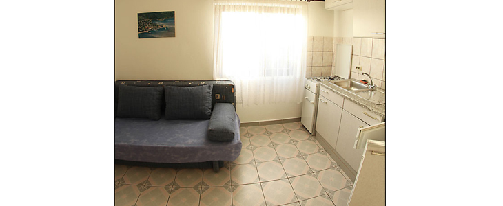 Apartmaji Marinko Naglić - Karlobag - Kuponko.si