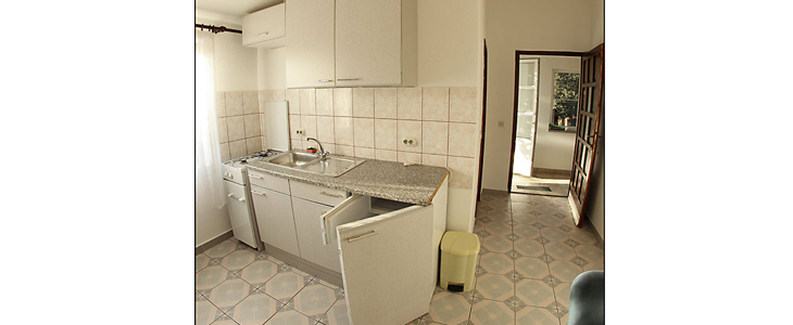 Apartmaji Marinko Naglić - Karlobag - Kuponko.si